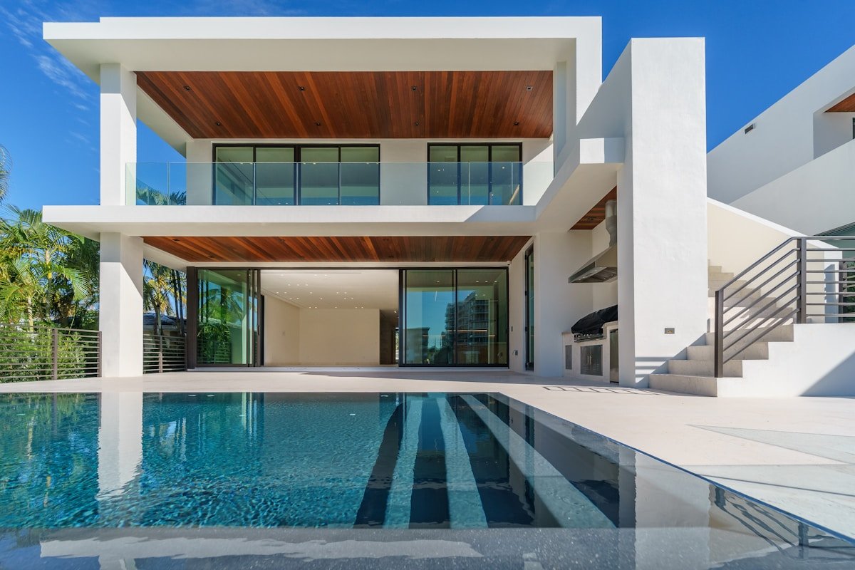 Holiday Homes & Hospitality in Dubai